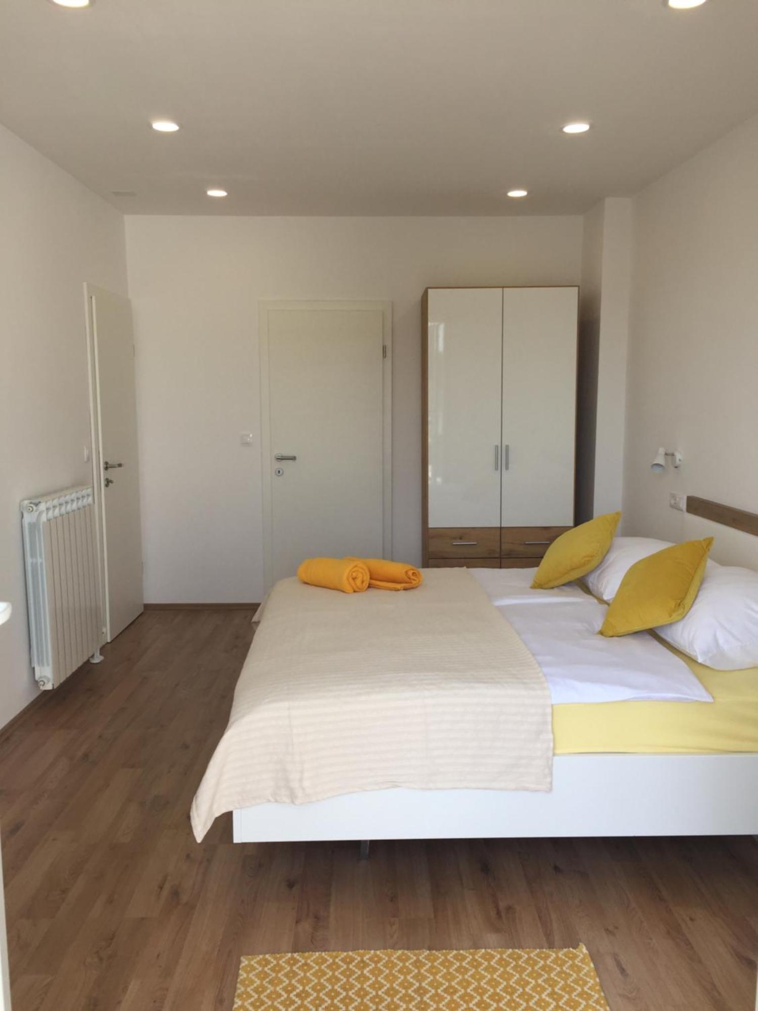 Apartments Antonia Hvar Town Exterior photo